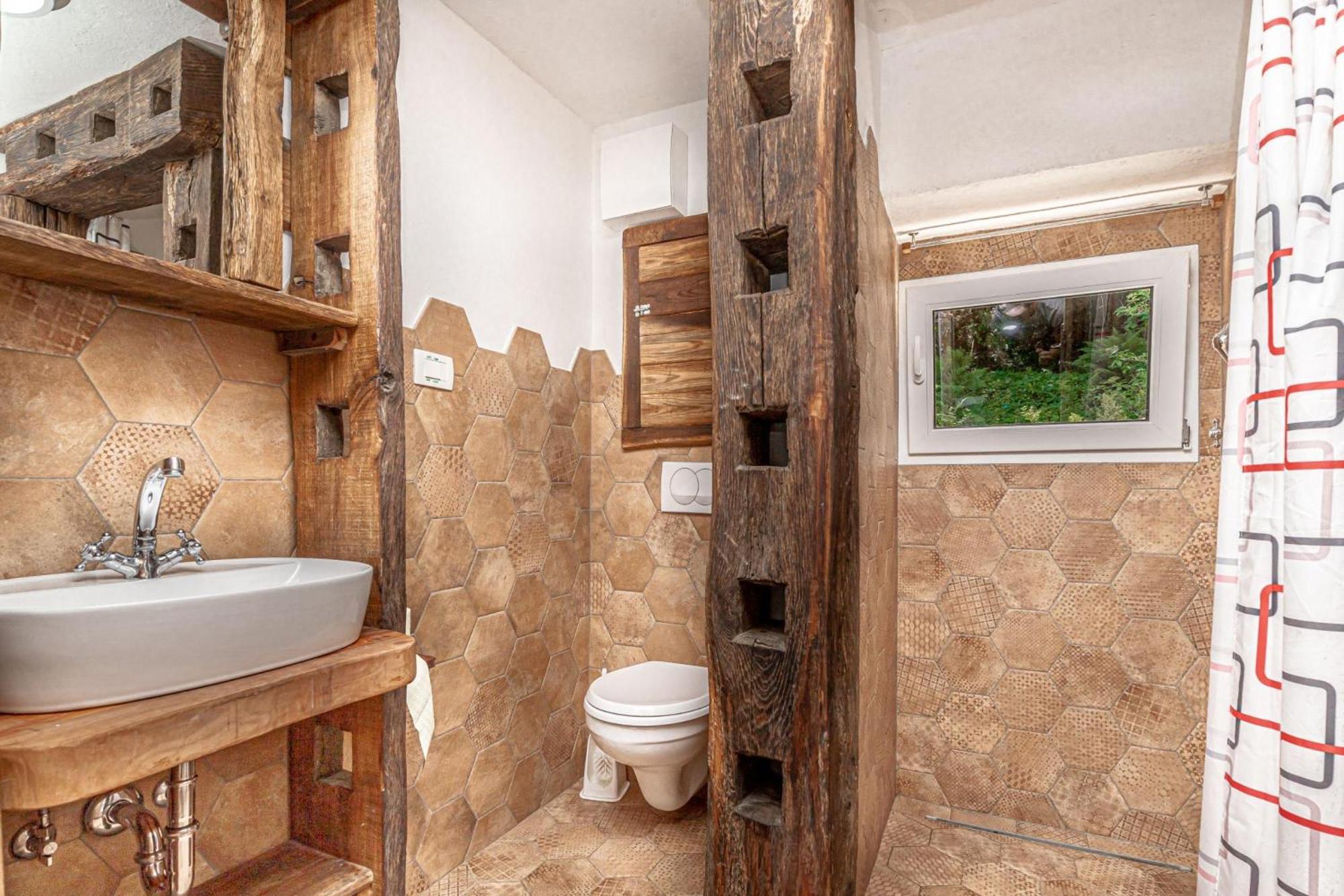 House By The Stream - Happy Rentals Avce Exteriér fotografie